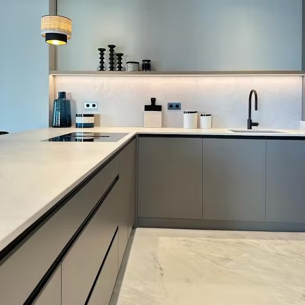 Réalisation n°4 du plan de travail Albarium 22 en Ceramique Dekton
