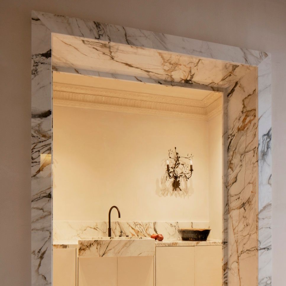 Réalisation n°3 du plan de travail Calacatta Luxe en Ceramique Neolith The Size