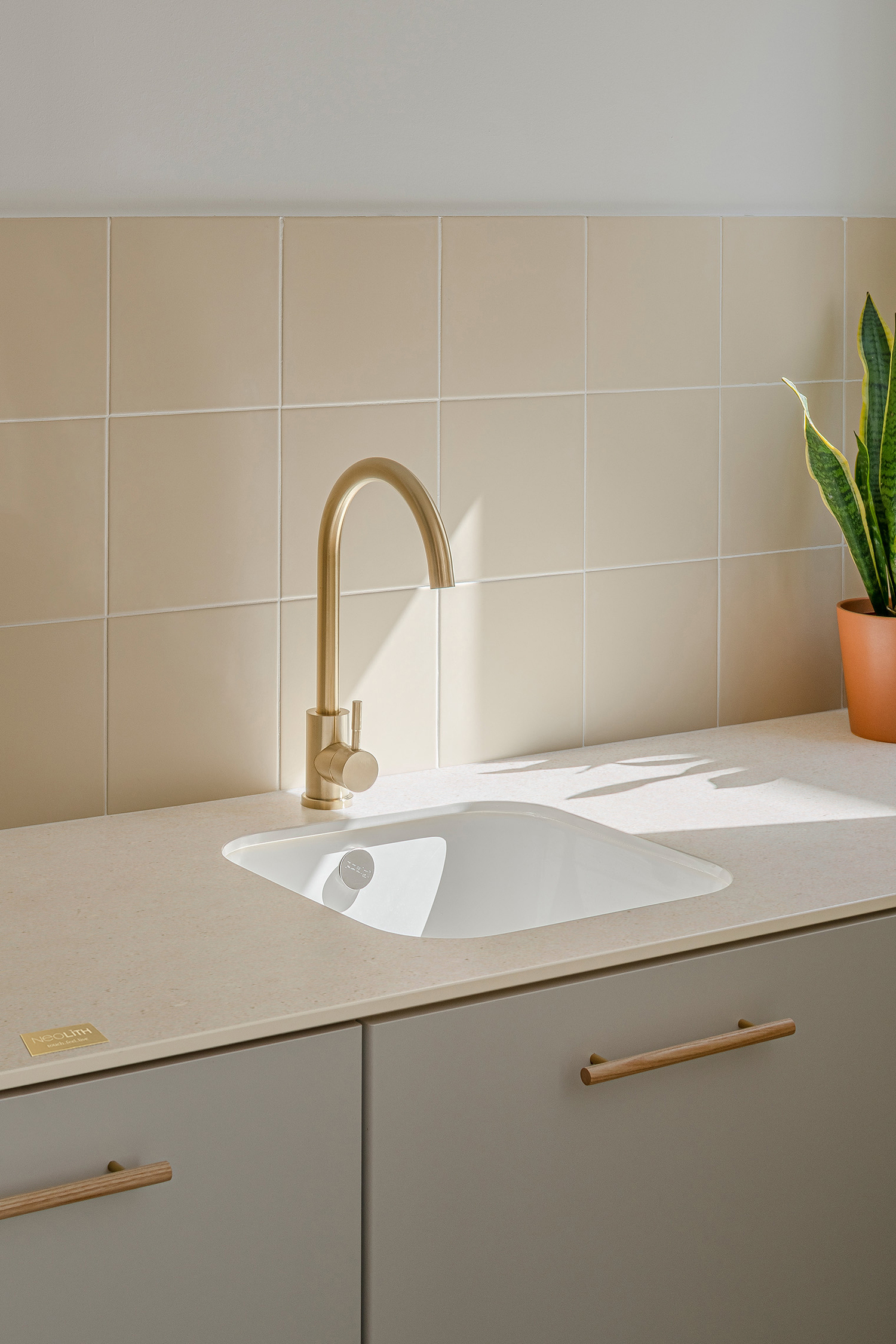 Réalisation n°2 du plan de travail Crème en Ceramique Neolith The Size