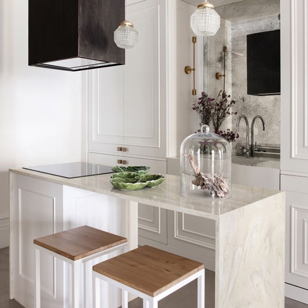 Réalisation n°1 du plan de travail Carrara Crema en Resine Corian