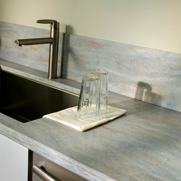 Réalisation n°1 du plan de travail Juniper en Resine Corian