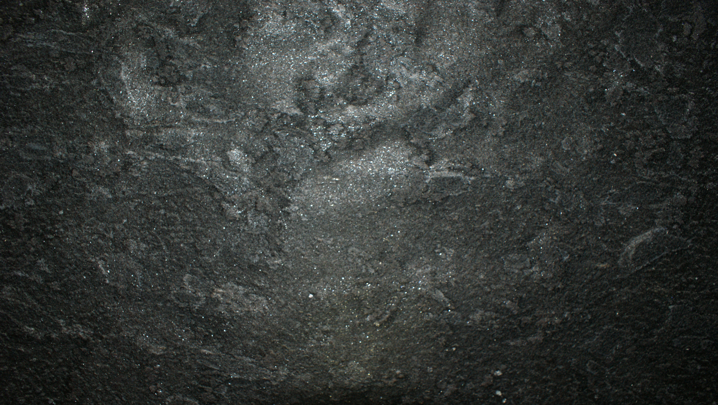 Épaisseur et finition de tranche du coloris Black Tear en Granit