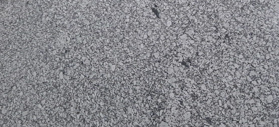 Épaisseur et finition de tranche du coloris Bleu Cristal en Granit