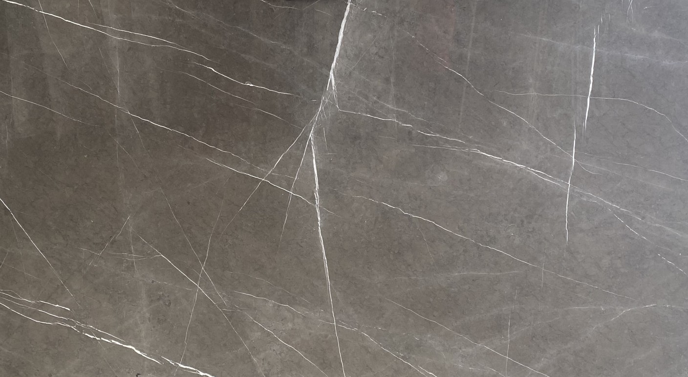 Épaisseur et finition de tranche du coloris Pietra Grey en Marbre