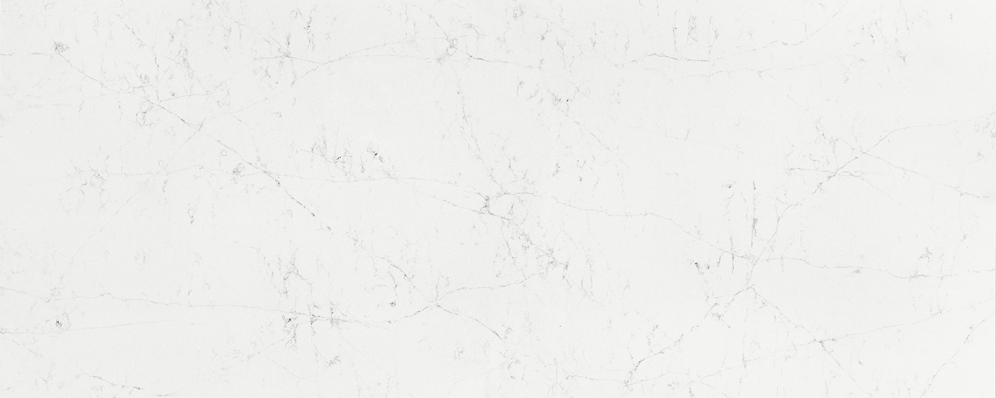 Épaisseur et finition de tranche du coloris Unique Arabescato en Quartz Compac
