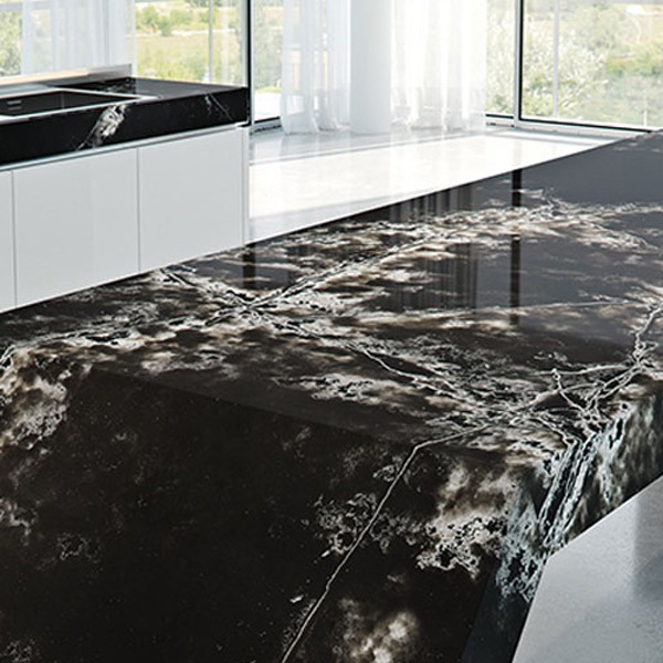 Réalisation n°2 du plan de travail Ice Black en Quartz Compac