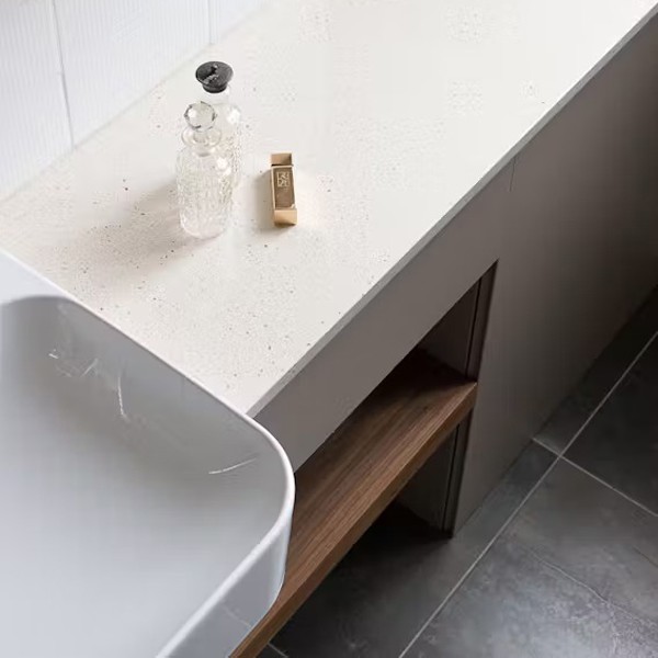 Réalisation n°5 du plan de travail Blanco Maple 14 en Quartz Silestone