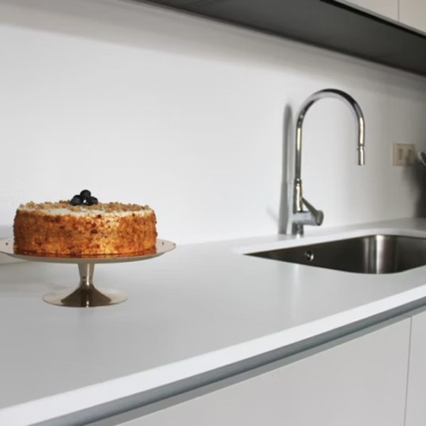 Réalisation n°6 du plan de travail Blanco Zeus en Quartz Silestone
