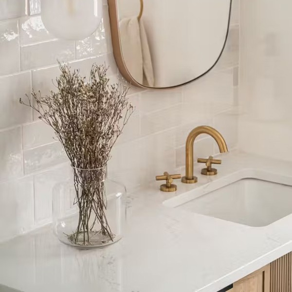 Réalisation n°8 du plan de travail Eternal Calacatta Gold en Quartz Silestone