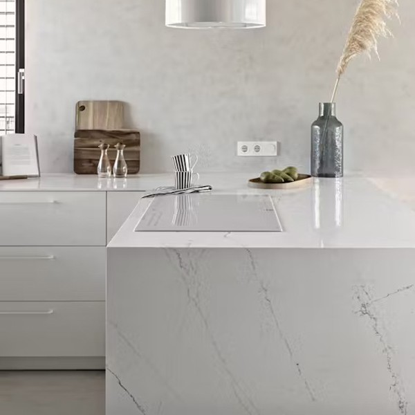 Réalisation n°2 du plan de travail Ethereal Noctis en Quartz Silestone