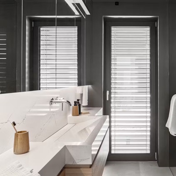 Réalisation n°4 du plan de travail Ethereal Noctis en Quartz Silestone