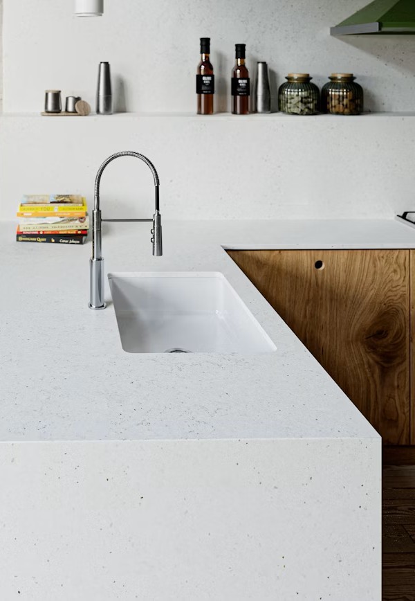 Réalisation n°1 du plan de travail Lime Delight en Quartz Silestone
