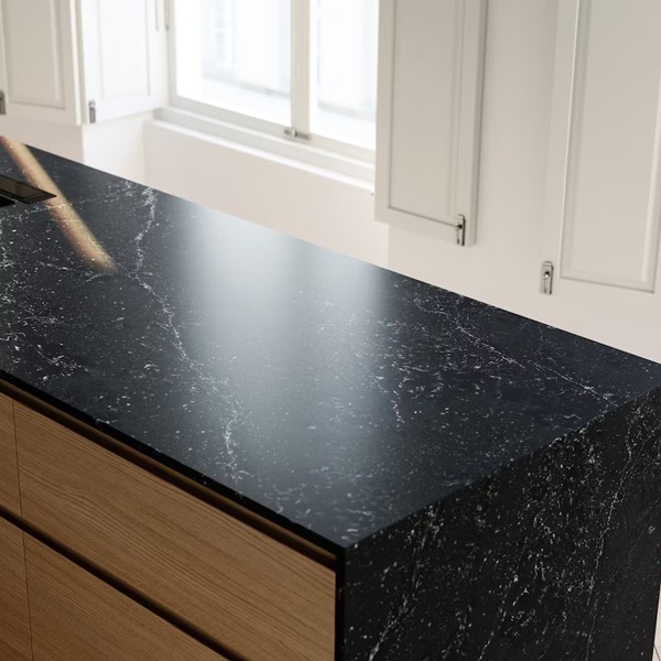 Réalisation n°2 du plan de travail Romantic Ash en Quartz Silestone